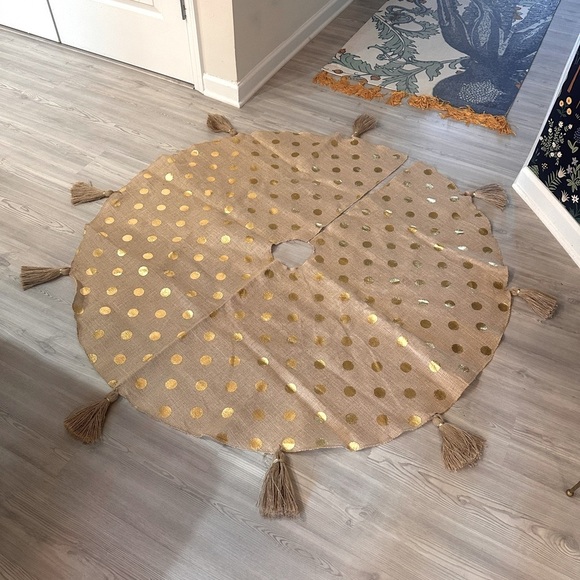 Burlap Tree Skirt with Gold Polka Dots and Large Tassels - Picture 2 of 9